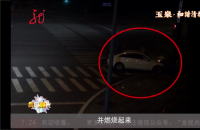 重庆：车辆燃烧人被困 听障姑娘勇救人