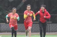 秀山听障女孩踢足球走出大山 代表中国参加世界大赛